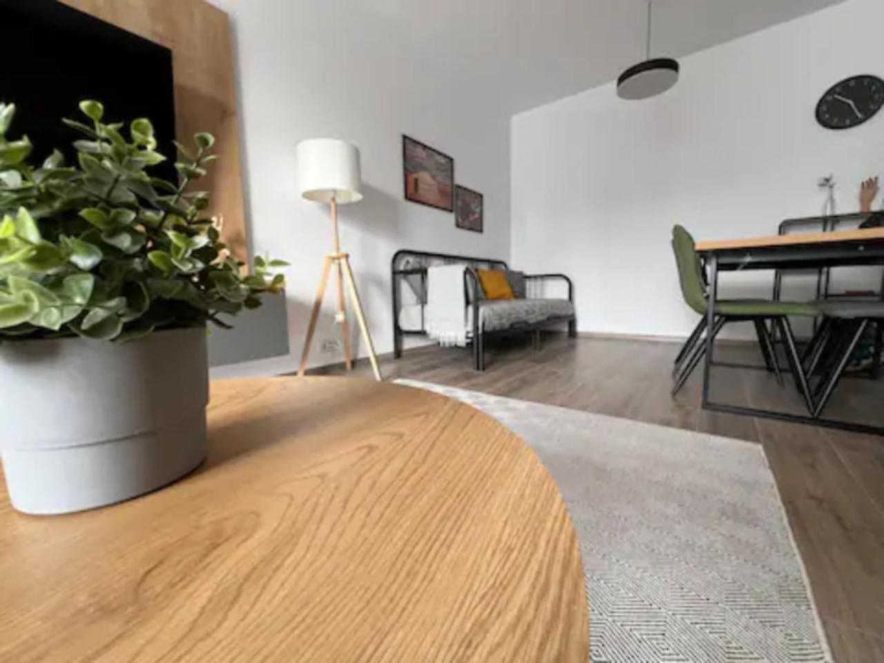 High-Rise Luxury Apartment With Free Parking Bucharest Exterior photo