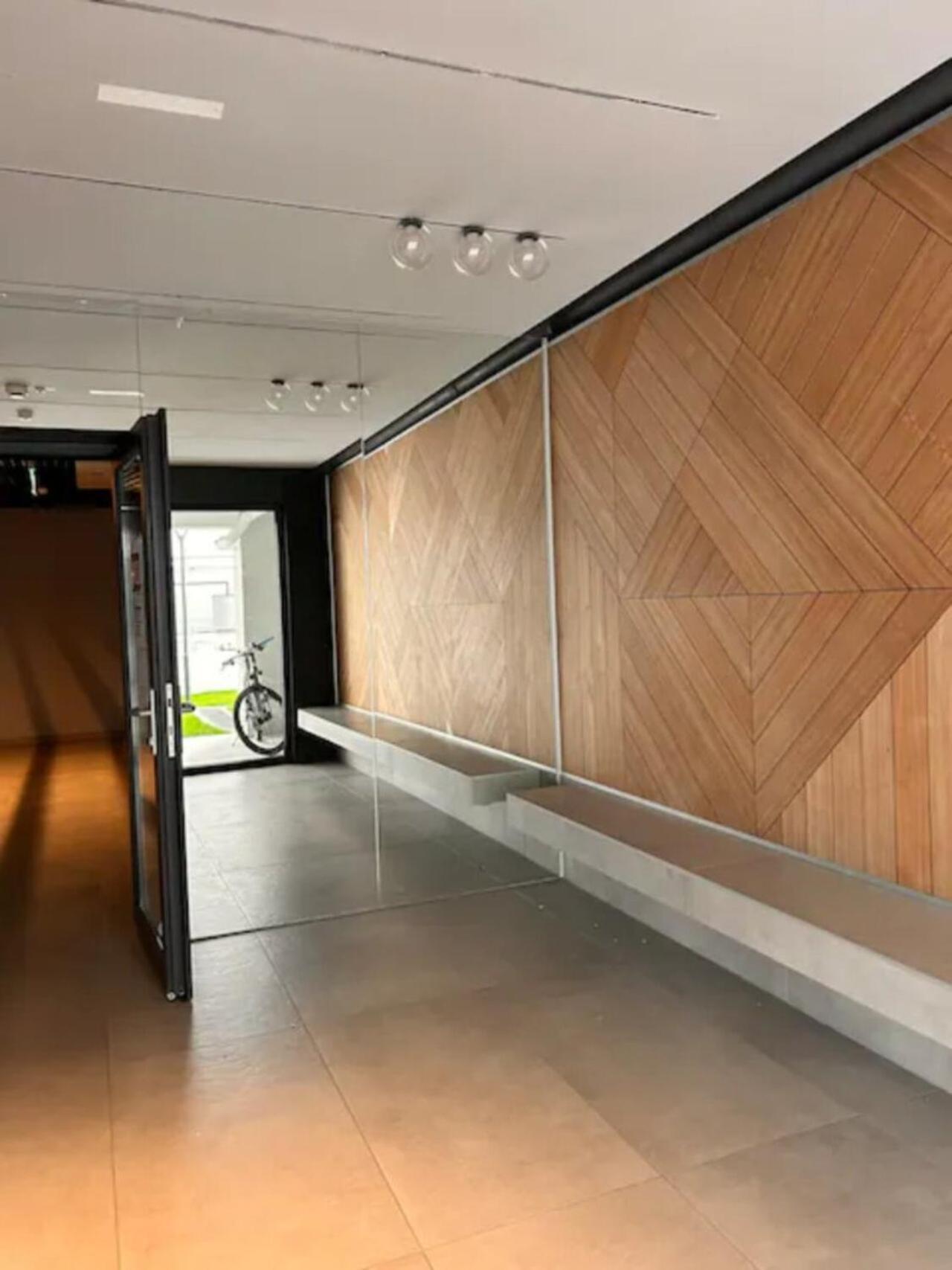 High-Rise Luxury Apartment With Free Parking Bucharest Exterior photo