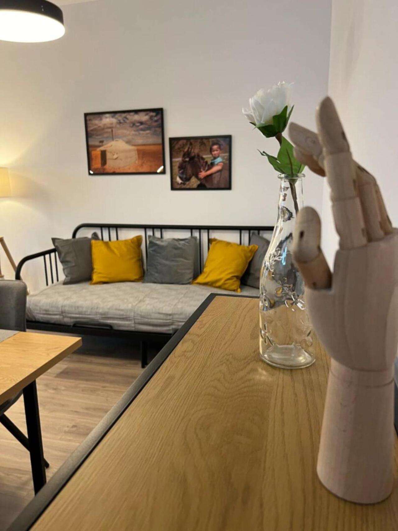 High-Rise Luxury Apartment With Free Parking Bucharest Exterior photo